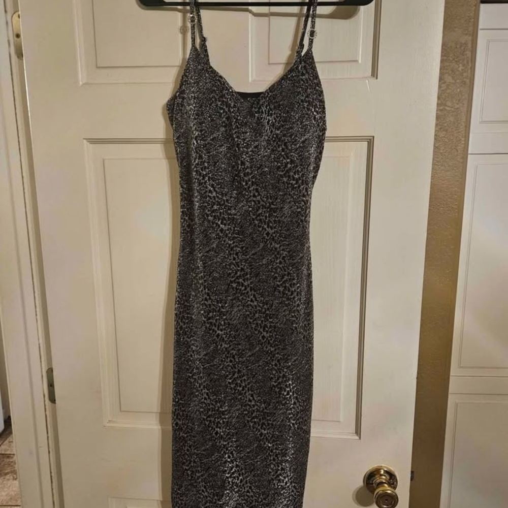 Elegant Black and Gray Leopard Print Dress